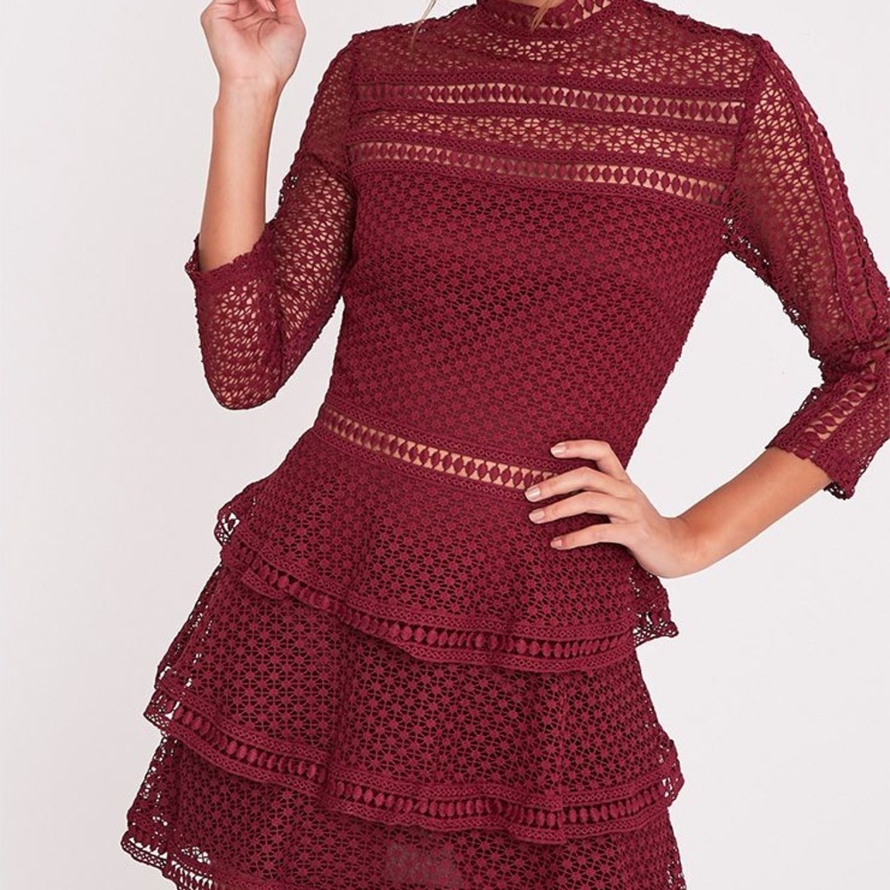 Caya Berry Lace Panel Tiered Mini Dress